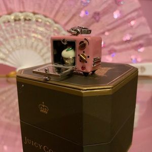 Bake me some couture charm